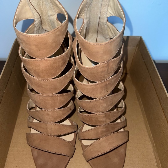 Steve Madden Tan Heels - Picture 4 of 7